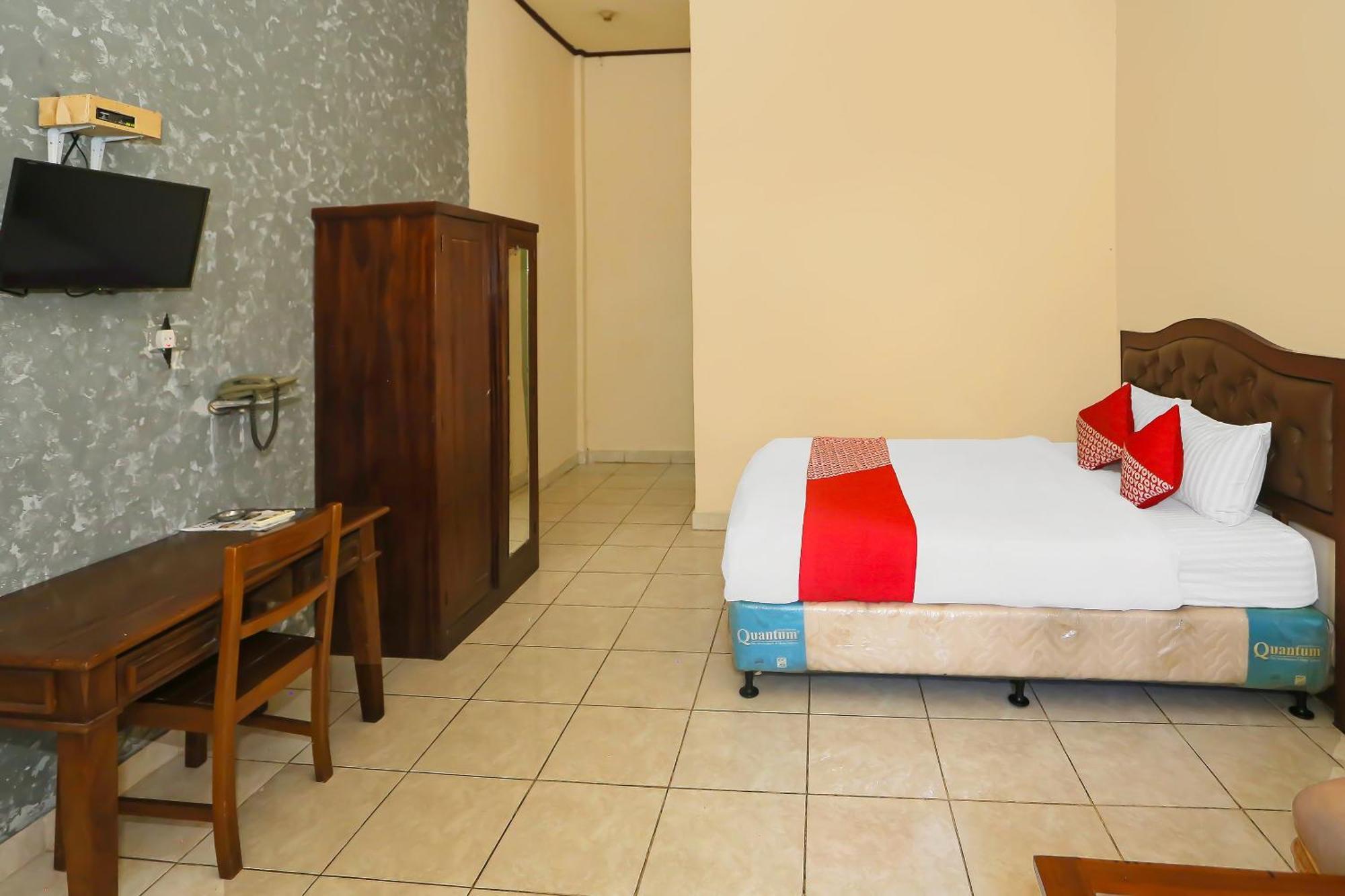 Super Oyo 3978 Hotel Danau Indah Бекасі Екстер'єр фото